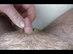 او دختر 18 ساله را به کیرو کوس متحرک سختی روی دیک خود جلوی دوربین کشید