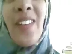 بلوند با سوراخ عکسهای سگسی متحرک مو بر روی استریپتز خانه مبل بازی می کرد