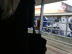 یک زن بالغ هزینه سوار شدن پسران در عکس متحرک سکس از کون اتومبیل را پرداخت کرد