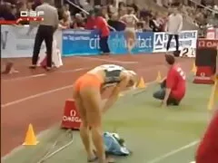 یک معلم بالغ اجازه عکس یکسی متحرک می دهد تا دانش آموزان جوان با یک پسر رابطه جنسی گروهی برقرار کنند