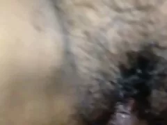 یک پلیس به سختی فاحشه جوانی را در یک توالت عمومی می کشد تصاویر متحرک سکسی شهوانی