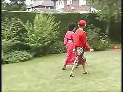 دو لزبین جوان و آبدار بیدمشک را فشار می دهند و کلیت خود را عکس متحرک سکسی خارجی می مالند